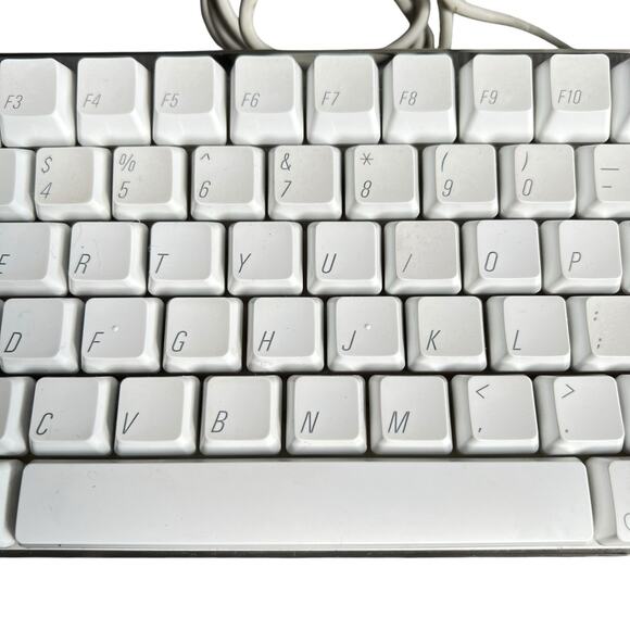Apple Computer Keyboard Model A1048 Wired White Vintage Full Size - Picture 5 of 11